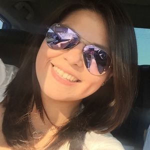 Meet your Posher, Danielle